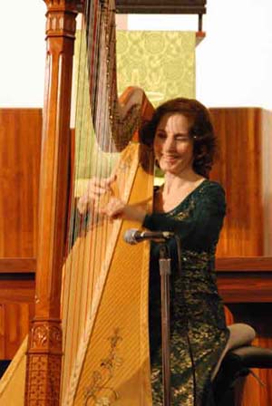 Stephanie Bennett performs in Dayton, Ohio, November 3, 2007