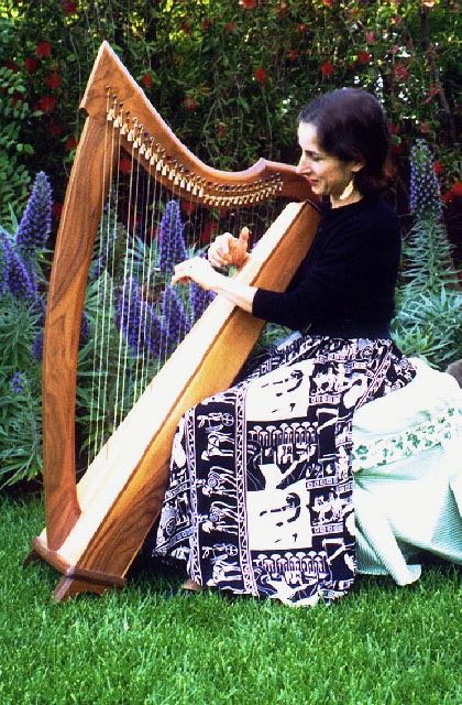 Stephanie with Lever harp